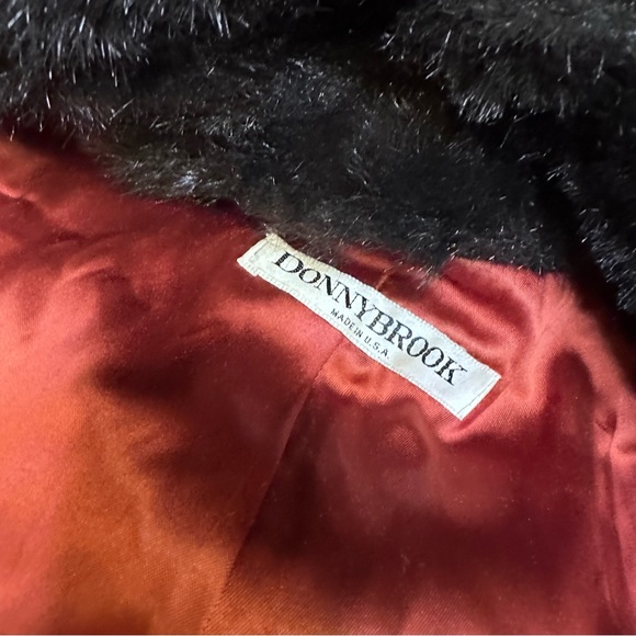 Vintage DonnyBrook Faux Fur Coat - Picture 7 of 8
